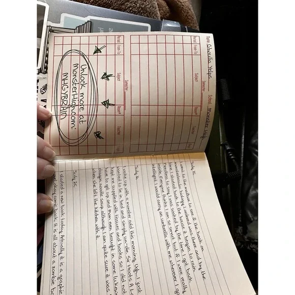 Ghoulia Yelps G1 First Wave Diary 2010 1st Edition - Picture 3 of 5